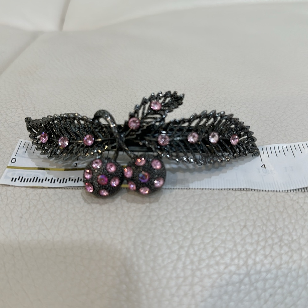 NWOT Hair Clip with Pink Rhinestone - Picture 5 of 5